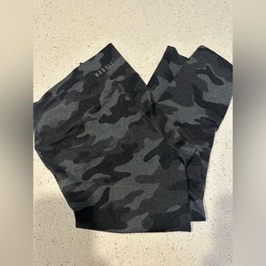 NOBULL Women's High-Rise Plush Heather Tight 21"